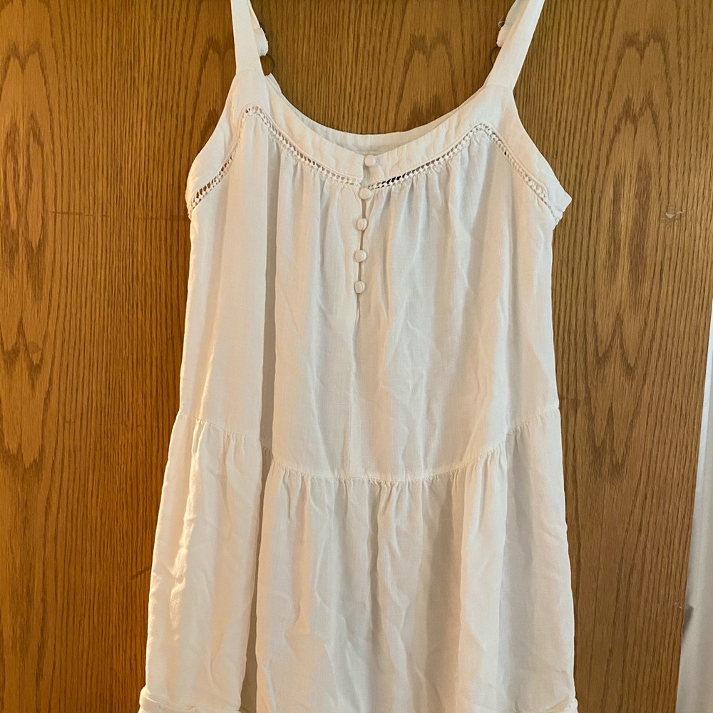 White Sleveless Dress